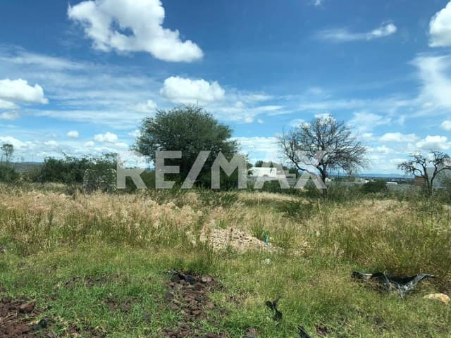 TERRENO COMERCIAL EN VENTA CIUDAD MADERAS QUERETARO OPORTUNIDAD 