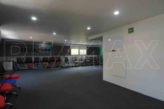 OFICINA DE 100m2 / 2 baños / 2 autos