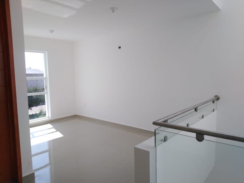Gallery main