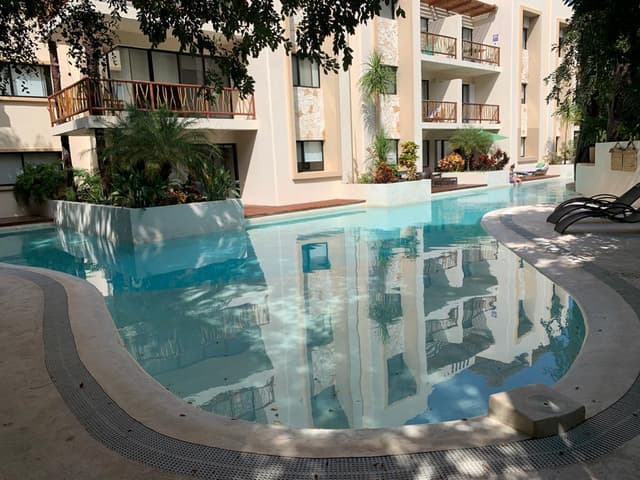 Condo de 2 Recamaras en Planta Baja en Aldea Zama