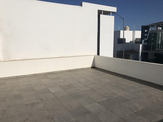 CASA EN RENTA EN REAL DEL VALLE