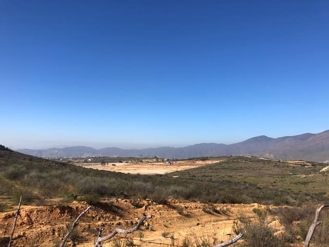 Terreno sobre Carretera Ojos Negros