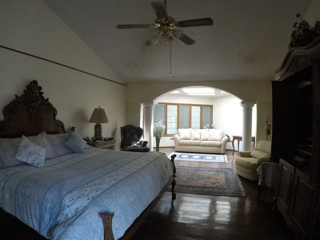 VENTA CASA PRIVADA 16 DE SEPTIEMBRE DE LUJO UBICADISIMA