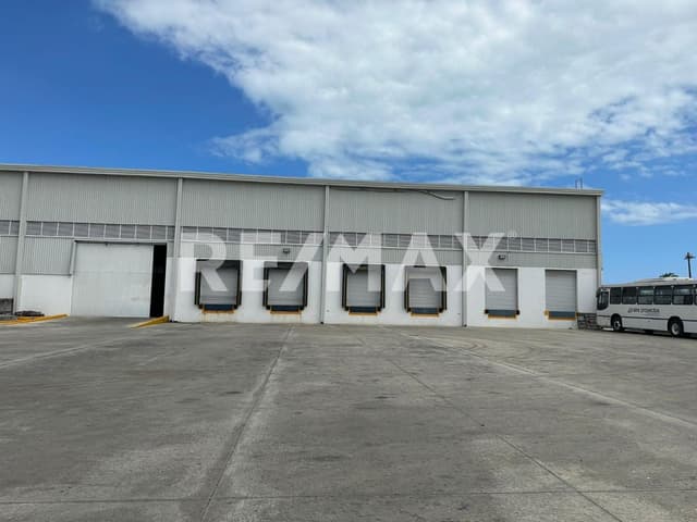 EXCELENTE BODEGA INDUSTRIAL EN RENTA