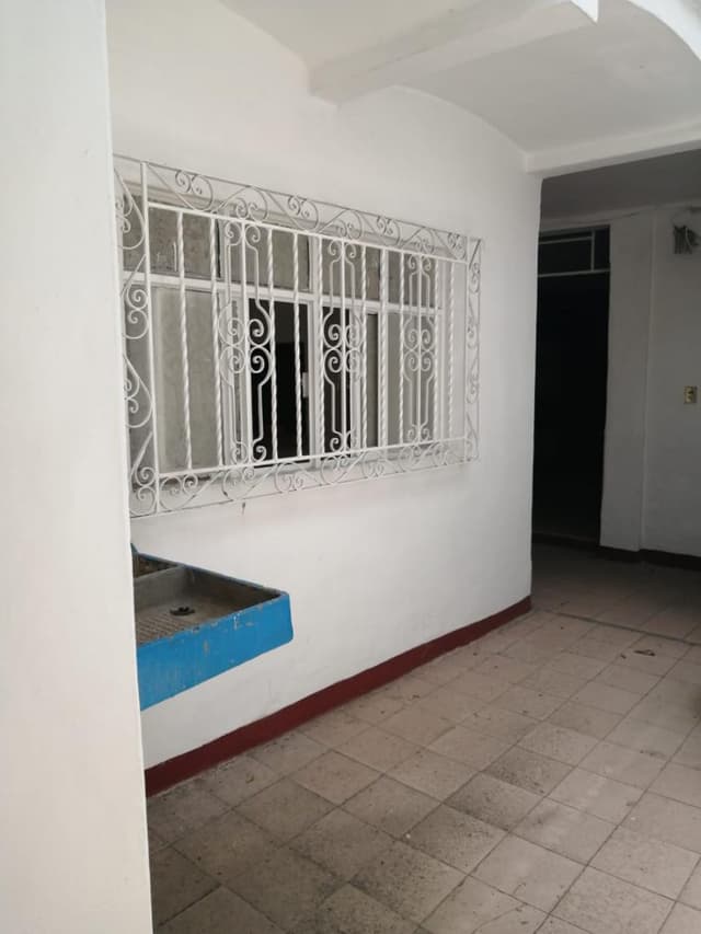 CASA EN EL EX-MARQUESADO SOBRE AV. PRINCIPAL