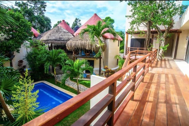 Oportunidad de Inversión en Hotel en Tulum cerca de la Playa y la Nueva Estación del Tren Maya