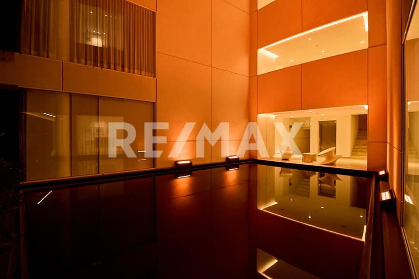 Gallery main