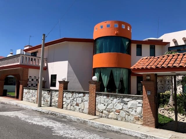 Preciosa casa en Fracc  Privado