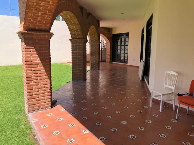 Preciosa casa en Fracc  Privado