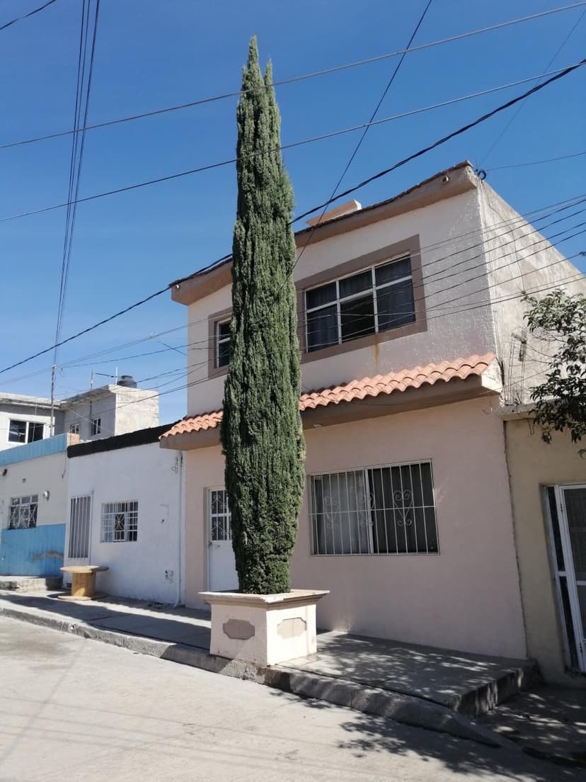 Casa en venta Colonia Guadalupe dos plantas