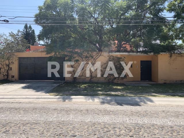 CASA EN VENTA UNA SOLO PLANTA JURICA QUERETARO 