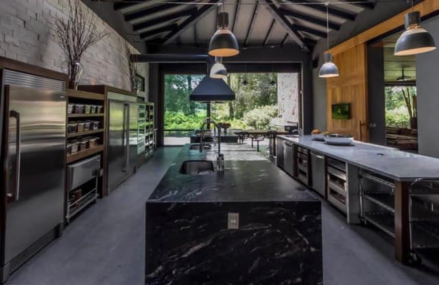 Residencia en Renta en Rancho San Ramon Valle de Bravo EL PRECIO DE  RENTA ES POR DIA  ( 483404 )