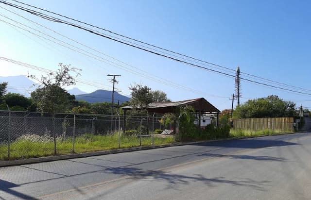 Renta Terreno Comercial de 600m2 en Antiguo Camino a Villa de Santiago. El Uro, Monterrey Nuevo León 