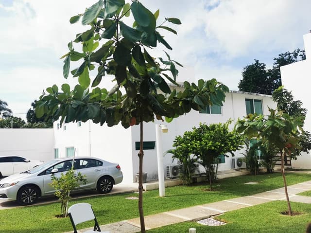 CASA 3 NIVELES CON ALBERCA ZONA DIAMANTE CERCA DE PLAYA ACAPULCO