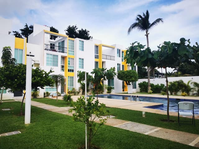 CASA 3 NIVELES CON ALBERCA ZONA DIAMANTE CERCA DE PLAYA ACAPULCO