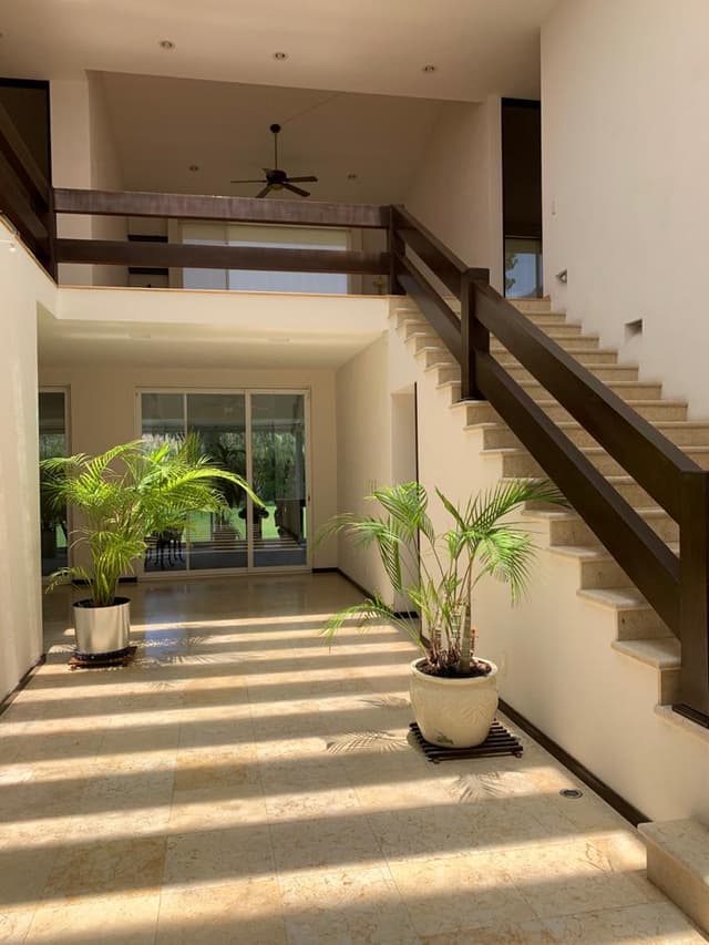 CASA EN VENTA EL CAMPANARIO QUERETARO RCV210429-AE