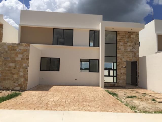 Casa en venta en Privada. Conkal Yucatan.