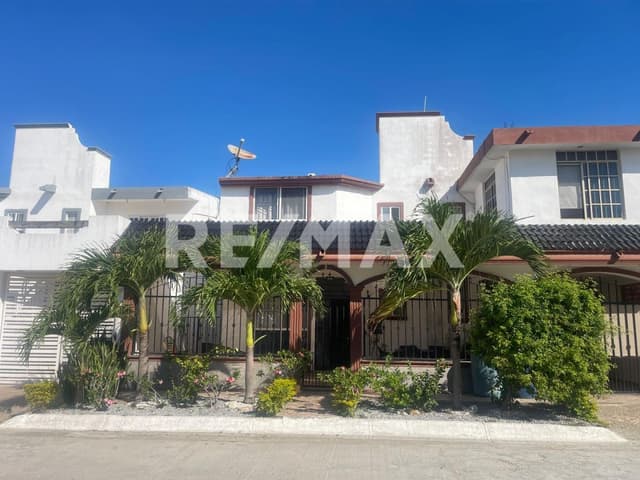 CASA EN VENTA en Fracc. 18 de Marzo, cd. Madero,Tamaulipas.