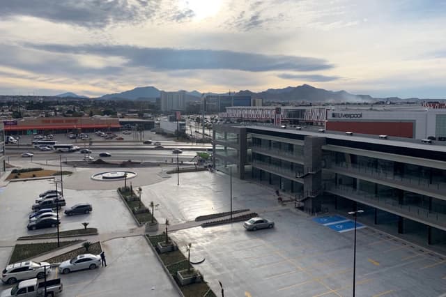 Local - Comercial en Venta - 5