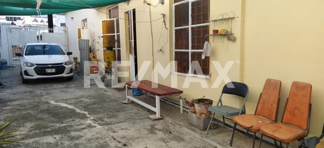 Casa con terreno en venta, en Tampico, Tamaulipas.