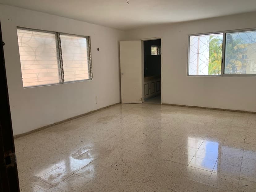 Amplia casa en venta, 4 recámaras, en la colonia Campestre. Mérida Yucatán