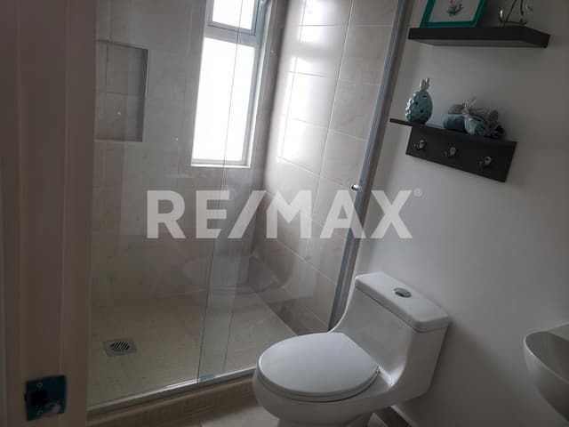 CASA EN VENTA EN PASEO AUREA