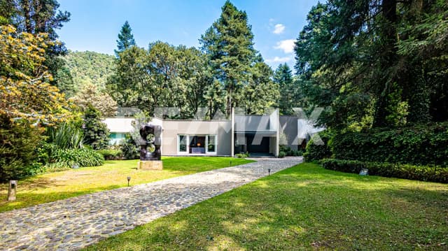 CASA en TERRENO CAMPESTRE en VENTA en OCOYOACAC, ESTADO DE MÉXICO.