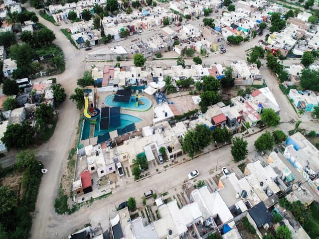 VENTA DE ALBERCA PÚBLICA Y ESPACIO PARA EVENTOS   