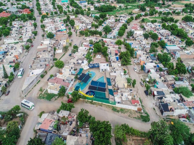 VENTA DE ALBERCA PÚBLICA Y ESPACIO PARA EVENTOS