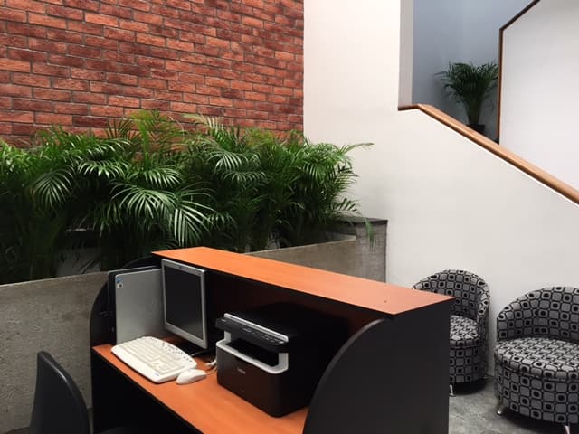 Excelente Oficina con IVA y servicios incluidos