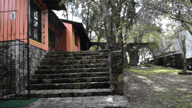 EN RENTA Casa Estilo Colonial Mexicano, Fracc. Valle de los Sauces. Ocoyoacac EDOMEX