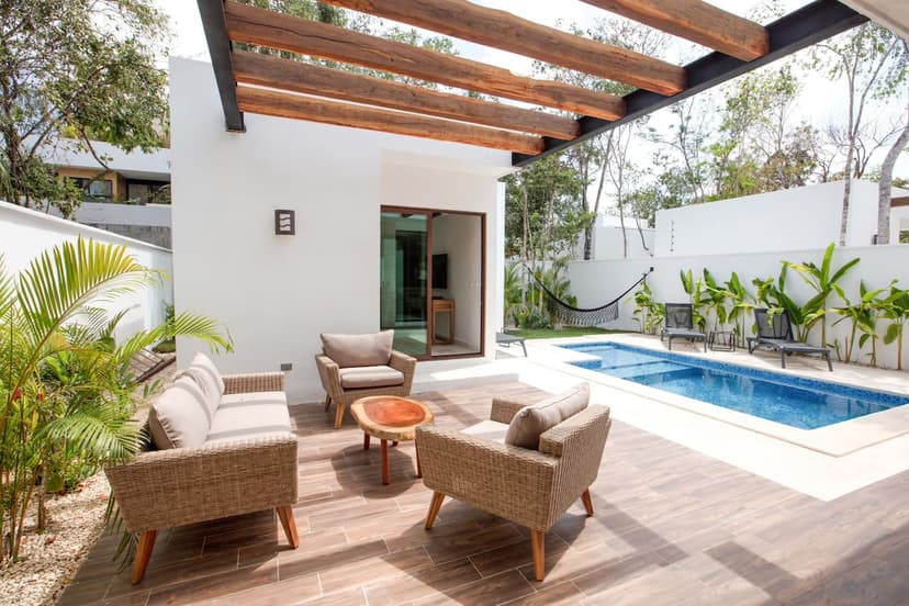 Casa de 4 Recamaras en Venta en Aldea Zama