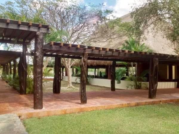 Terreno en venta zona Country en privada Puerta del Mayab Mérida Yucatán