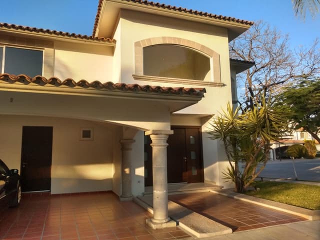 CASA EN VENTA LAS ALAMEDAS