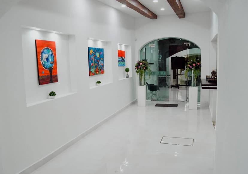 Gallery main