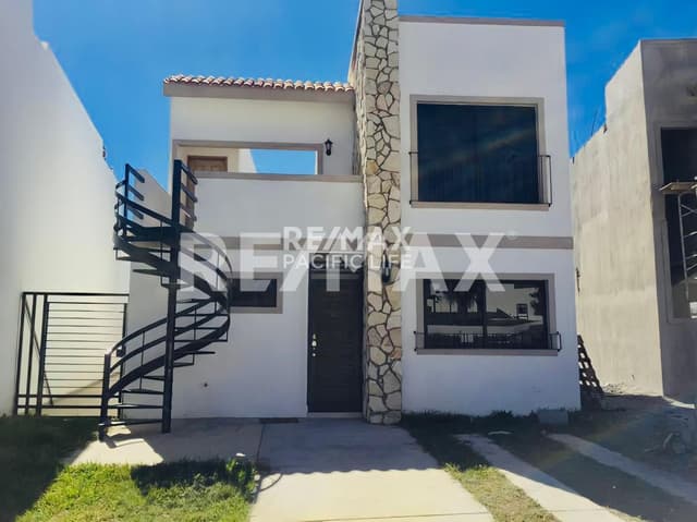 CASA EN RENTA AZUL PACIFICO