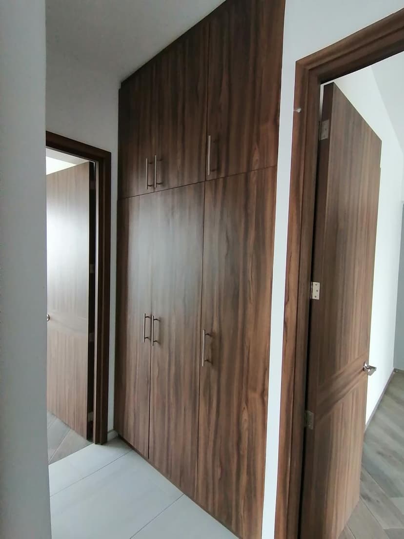 Gallery main