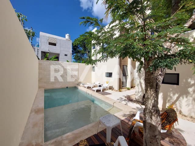 SE RENTA CASA DE 2 HABITACIONES EN TULUM CENTRO