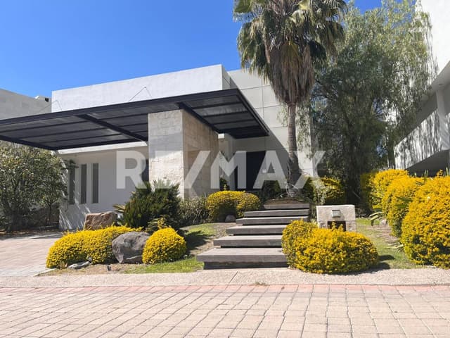 CASA VENTA JURICA REGENCY