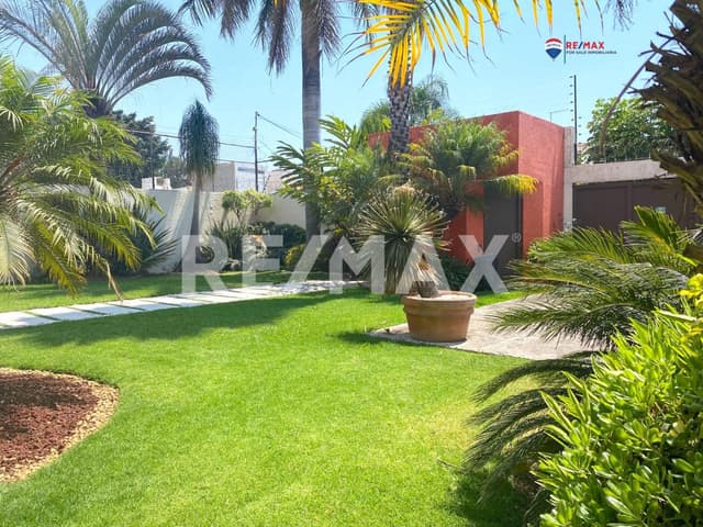 Venta de casa en Lomas de Cortes, Cuernavaca, Morelos...Clave 3864