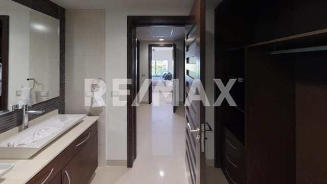 Condo de 4 Recamaras en Venta Frente al Mar
