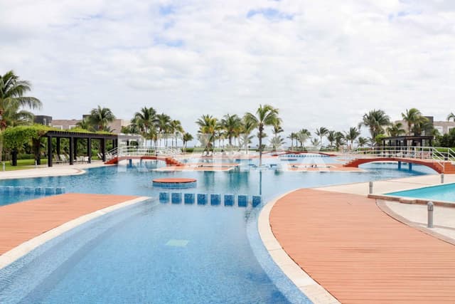 Condo de 4 Recamaras en Venta Frente al Mar