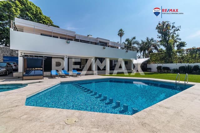Venta de residencia en la Col. Palmira, Cuernavaca, Morelos...Clave 3896