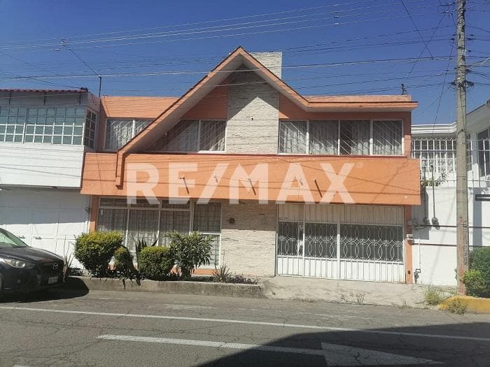 Preciosa Casa Céntrica super Ubicada !