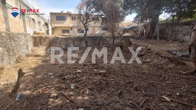 Venta de terreno en Jardines de Delicias, Cuernavaca...Clave 3915