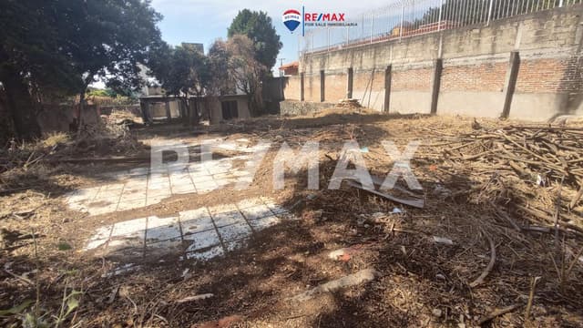 Venta de terreno en Jardines de Delicias, Cuernavaca...Clave 3915