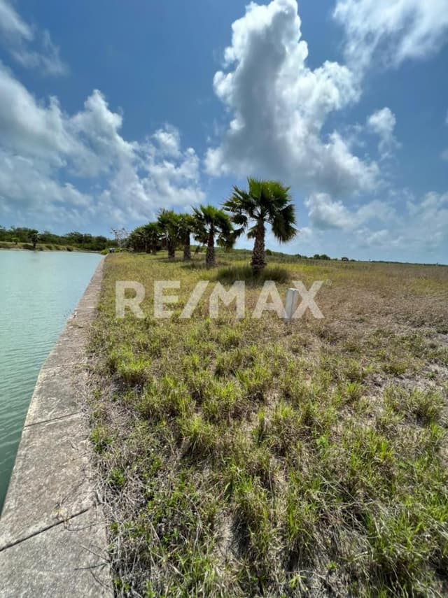 Maravillosos Terrenos campestres con frente de Agua