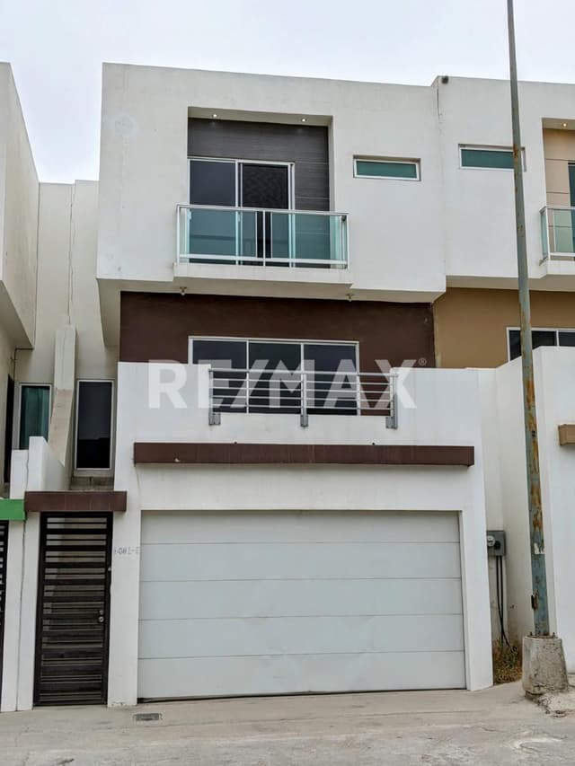 Casa en RENTA Privada San Agustín Tijuana