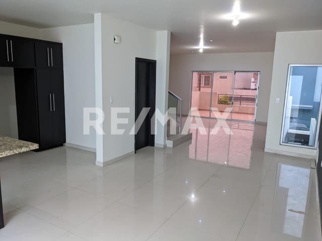 Casa en RENTA Privada San Agustín Tijuana