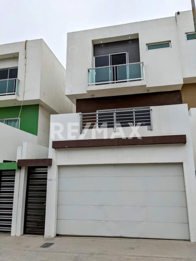 Casa en RENTA Privada San Agustín Tijuana